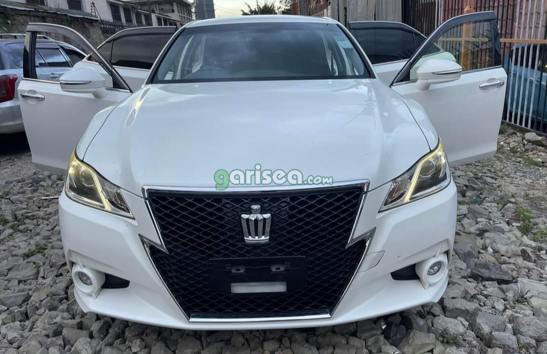 2016 Toyota Crown Athlete